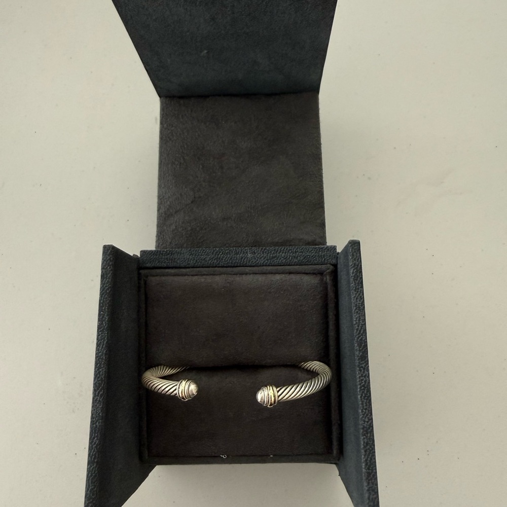 David Yurman CLASSIC CABLE BRACELET
Size Medium